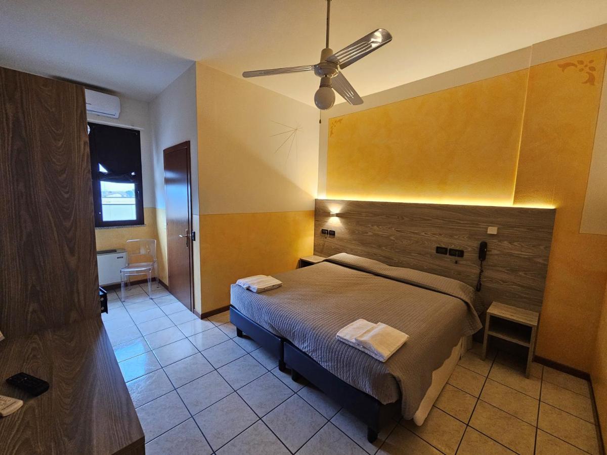 Hotel Euro Castegnato Екстер'єр фото