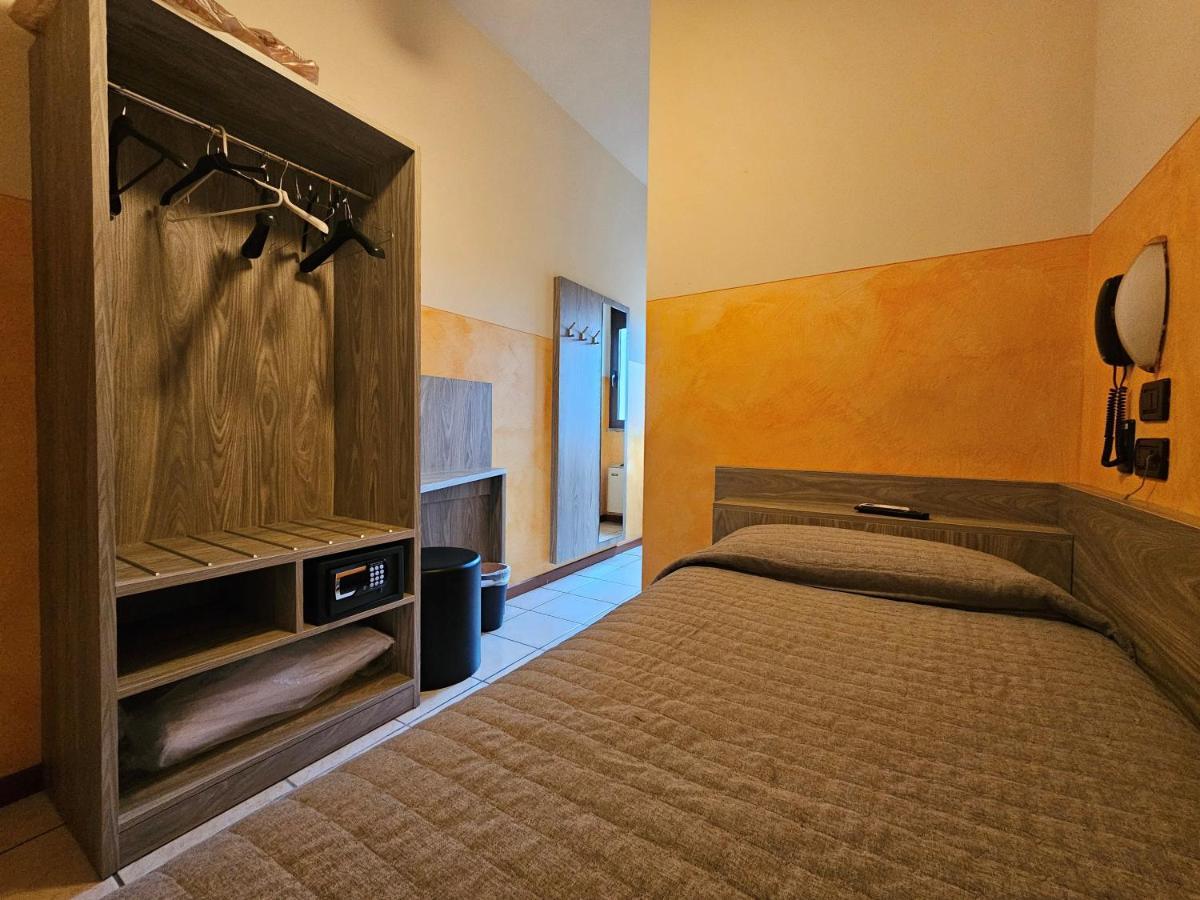 Hotel Euro Castegnato Екстер'єр фото