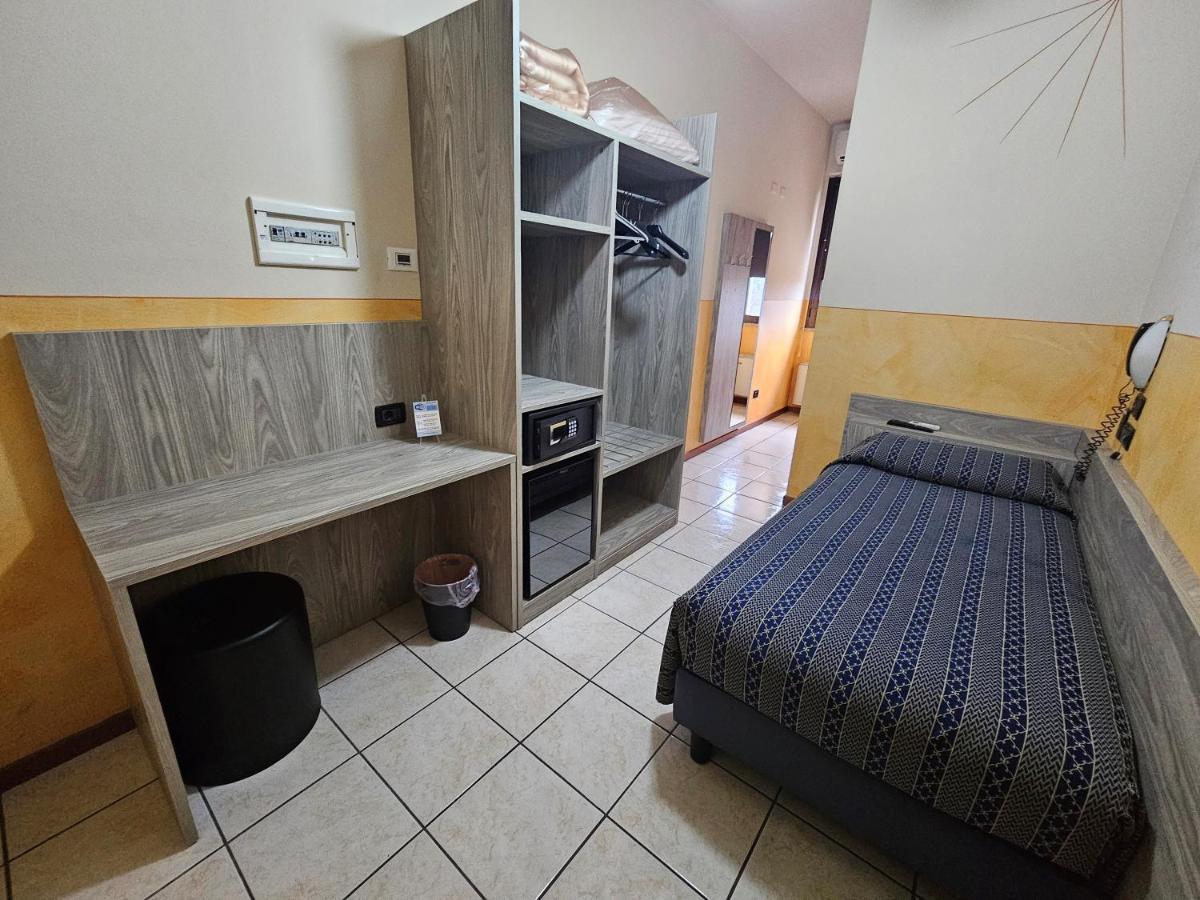 Hotel Euro Castegnato Екстер'єр фото