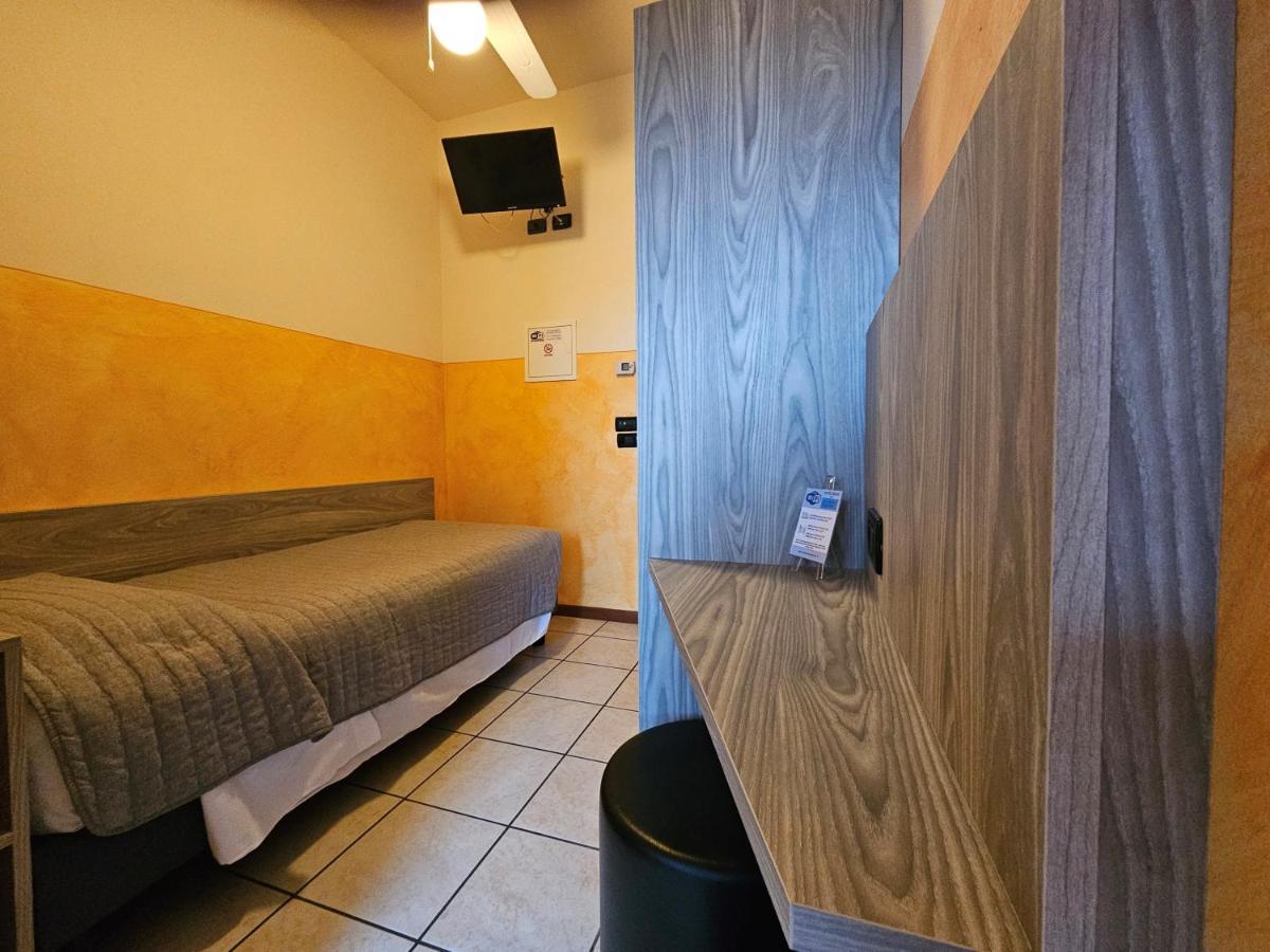 Hotel Euro Castegnato Екстер'єр фото