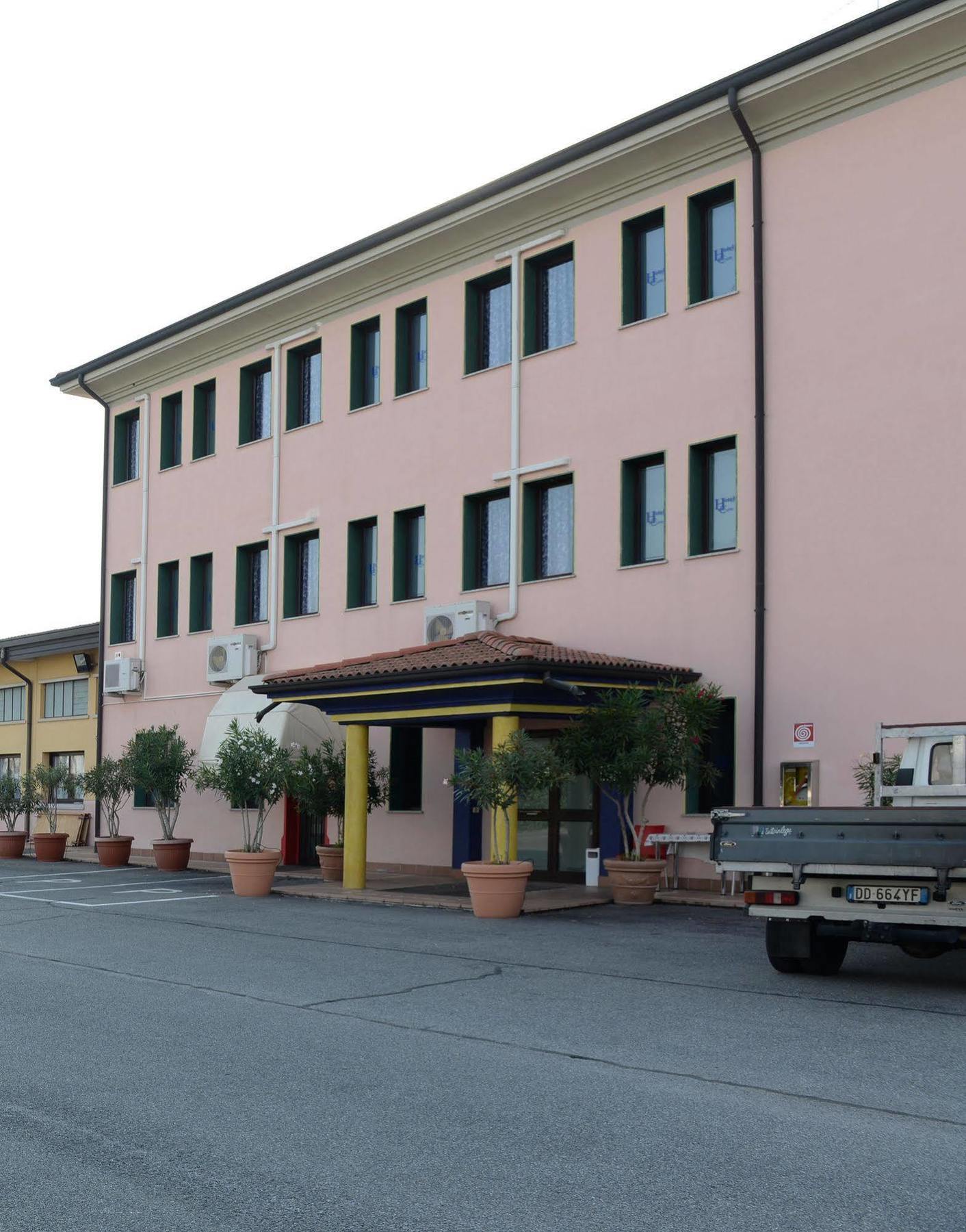 Hotel Euro Castegnato Екстер'єр фото